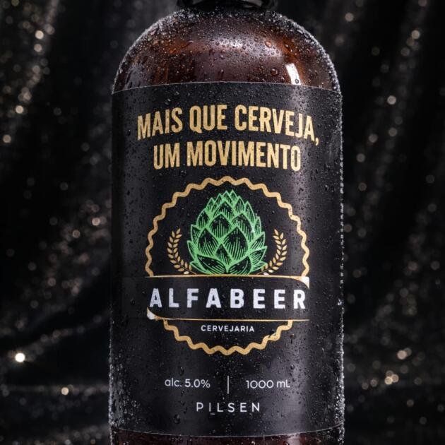 Garrafa da cerveja artesanal AlfaBeer Pilsen